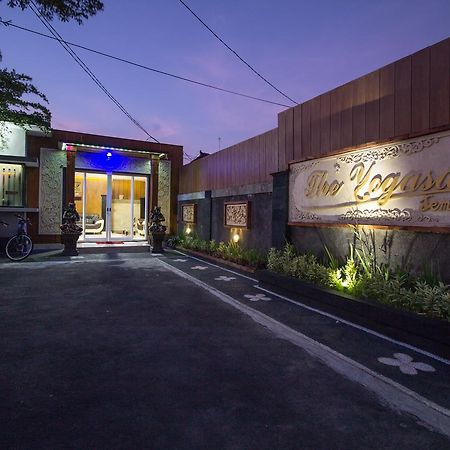 Готель The Yogasari Seminyak Екстер'єр фото